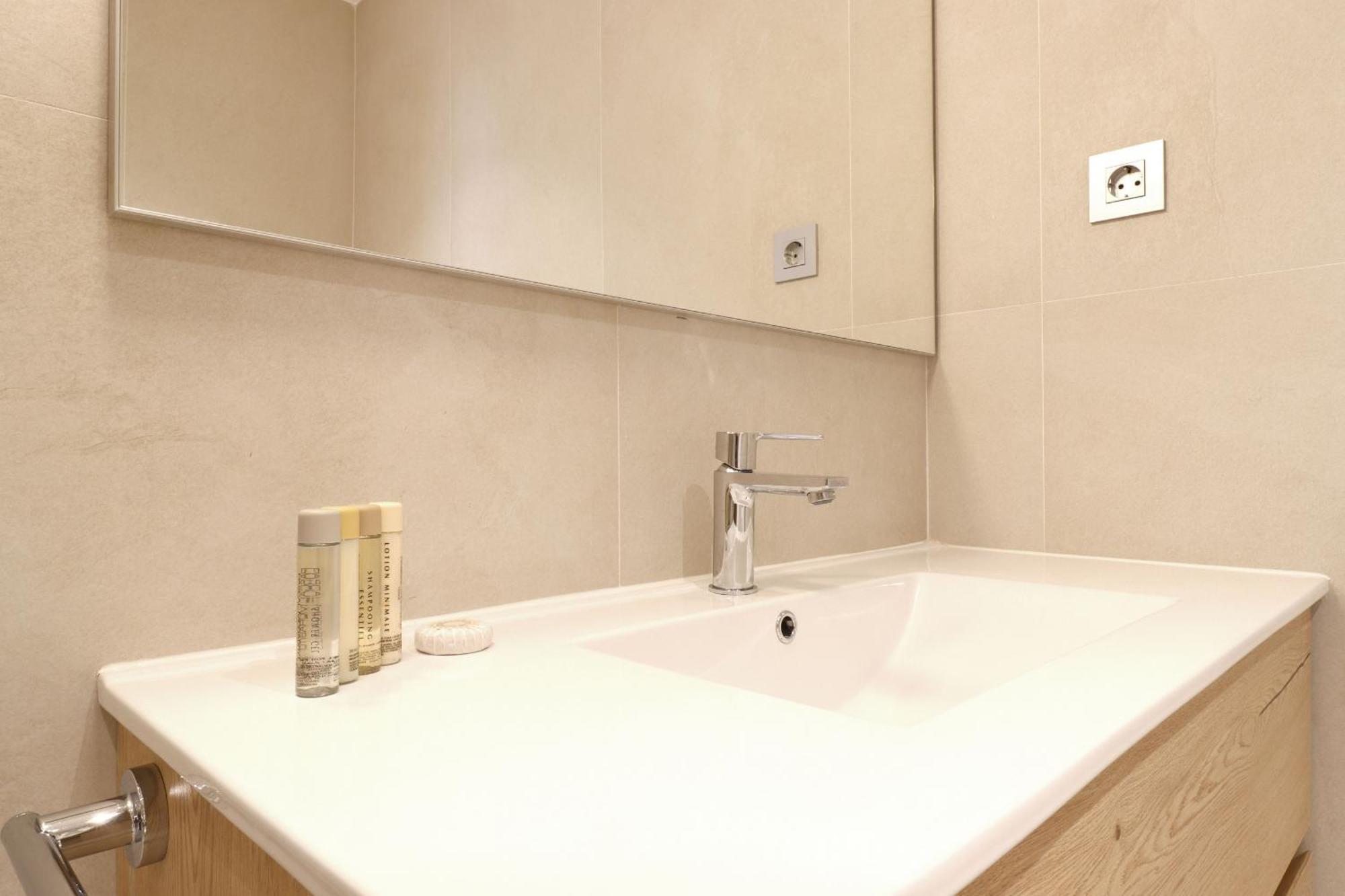 Reina Sofia Suite I Madrid Ngoại thất bức ảnh